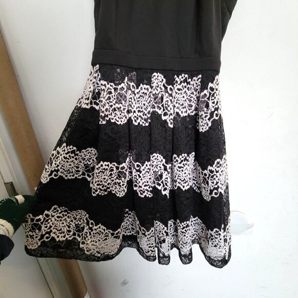 Guess Los Angeles Black Halter Sleeveless Lace Stripe Fit & Flare Dress Size 4 - Picture 10 of 16